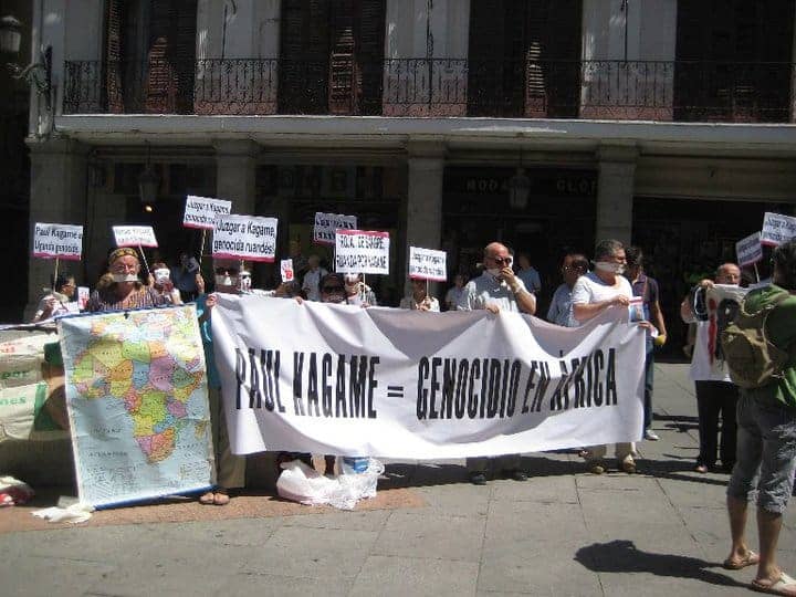 Anti-Kagame-protest-in-Spain-‘PGGenocidio-En-Africa’-0710, Africa advocates to Obama: Don't recognize Kagame's election, World News & Views 