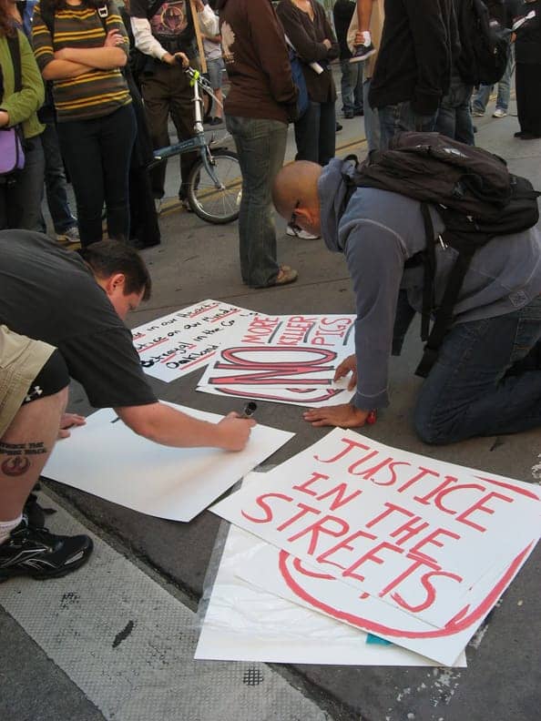 Oscar-Grant-Mehserle-verdict-sign-making-Oakland-070810-by-Wanda, Oakland says Johannes Mehserle is guilty, Local News & Views 
