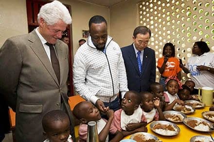 Bill-Clinton-Wyclef-Jean-Ban-Ki-Moon-visit-Cite-Soleil-school-feeding-program-0308-by-Marco-Dormino-MINUSTAH, Sean Penn and Wyclef Jean: Hollywood, hip hop and Haiti, World News & Views 