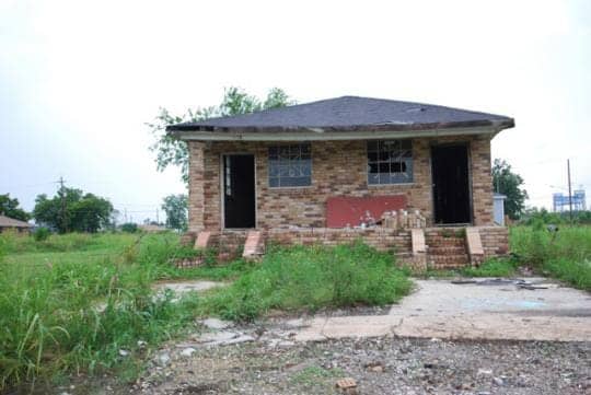 New-Orleans-Lower-9th-broken-house-2008-by-Daniel-Terdiman-CNET-News, Broken promises of a just recovery in the Gulf Coast, News & Views 