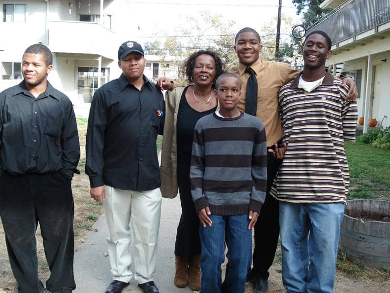 Aba-Obataiye-Edwards-with-his-Aunt-Phyllis-and-cousins-by-Wanda, My nephew is killed by Oakland police, Local News & Views 