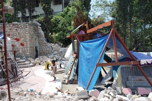 Haiti-earthquake-SOPUDEP-survival-amid-ruins-0310-by-Georgianne-Nienaber1, Women’s movement building and creating community in Haiti, World News & Views 