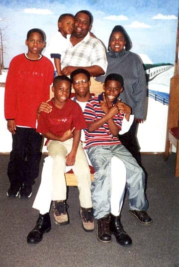 Eugene-Thomas-mother-brother-nephews-web2, Georgia prisoners: Standing up by sitting down, Behind Enemy Lines 