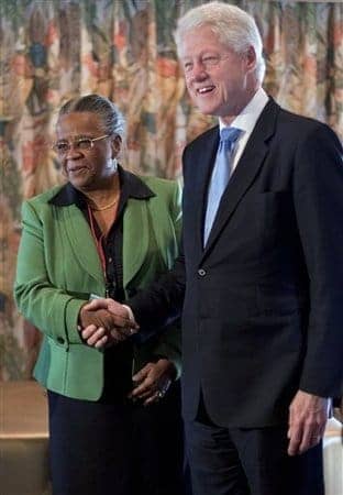 Haiti-election-Mirlande-Manigat-shakes-hands-Bill-Clinton-PAP-021511-by-Ramon-Espinosa-AP, Haiti: Annul the elections, World News & Views 