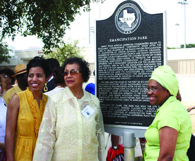 Rev.-Jack-Yates-descendants-inc.-Jacqueline-Bostic-ctr-at-Emancipation-Park-marker-dedication-Houston-3rd-Ward-Juneteenth-061909, DeVoine Entertainment celebrates 146 years of Black independence, Culture Currents 