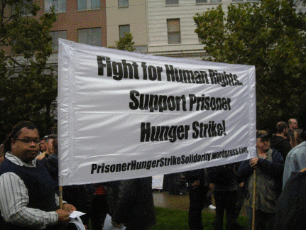 Occupy-Oakland-first-day-hunger-strike-banners-101011-2-by-Sharon-Peterson1, Medical condition of hunger strikers deteriorates, some days away from death, Abolition Now! 