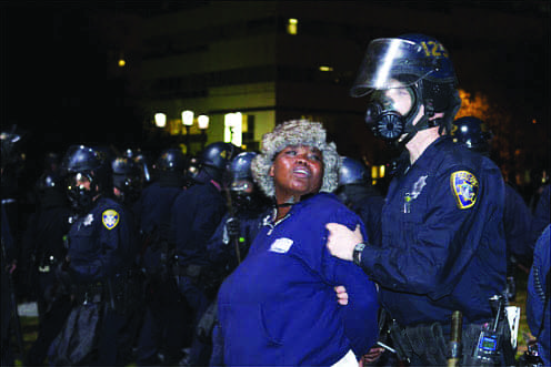 OPD-invades-Occupy-Oakland-Black-woman-arrested-102511-by-c-JP-Dobrin-Photography1, The police raid on Occupy Oakland was nothing new for this city, Local News & Views 