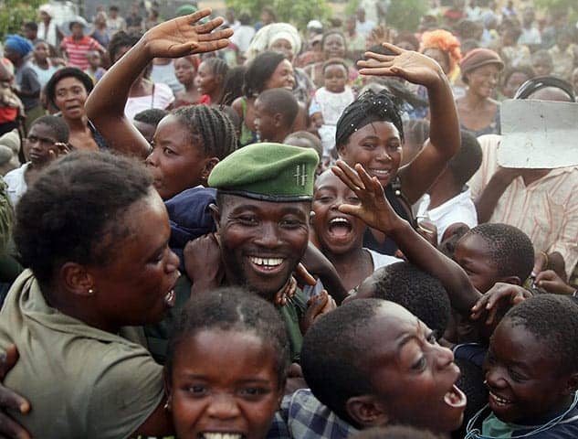 Crowd-celebrates-Congo-govt-troops-return-to-Goma-121012-by-Goran-Tomasevic-Reuters, Congo, AFRICOM and the U.S. Corporate Council on Africa, World News & Views 