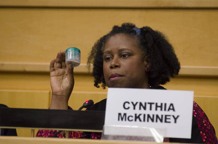 UN-Meeting-on-Palestine-Cynthia-McKinney-shows-vial-Gaza-soil-042913-by-Yosuke-Kobayashi-web, Speaking to UN Meeting on Palestine, Cynthia McKinney calls for public debate on pro-Israel lobby, News & Views 