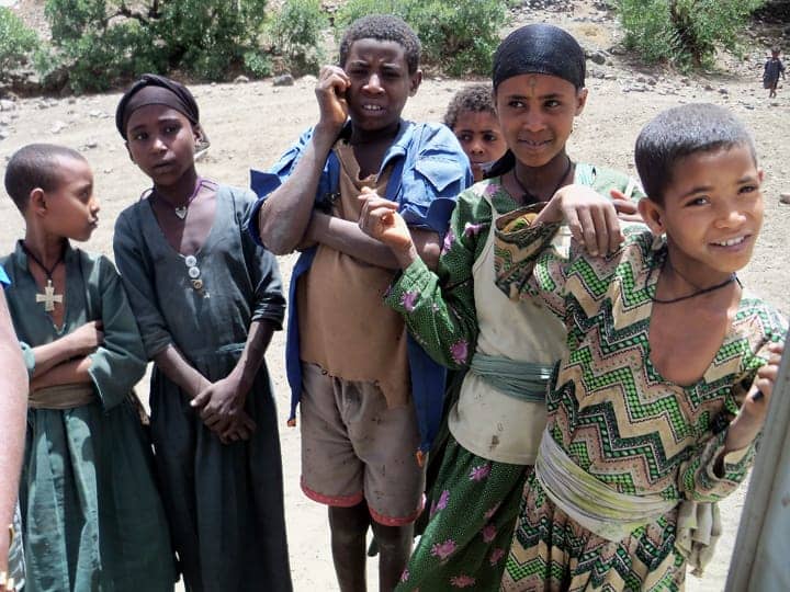Ethiopia-children-on-road-Addis-to-Lalibela-0613-by-Wanda-web, Wanda in Africa, World News & Views 