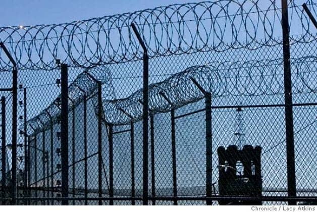 Folsom-Prison-periphery-modern-razor-wire-electric-fence-1880-tower-110707-by-Lucy-Atkins-SF-Chron, The deadly ‘integrated yard policy’: Commentary on ‘The Pelikkkan Bay factor: An indictable offense’, Behind Enemy Lines 