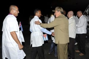 Raul-Castro-at-sendoff-Cuban-doctors-to-Africa-v.-Ebola-1014-300x199, United States Ebola death raises questions about quality of care, World News & Views 