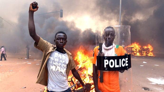 Burkinabe-protesters-set-fire-to-Parliament-Bldg-Burkina-Faso-103114, People of Burkina Faso drive Blaise Campaore from power, World News & Views 