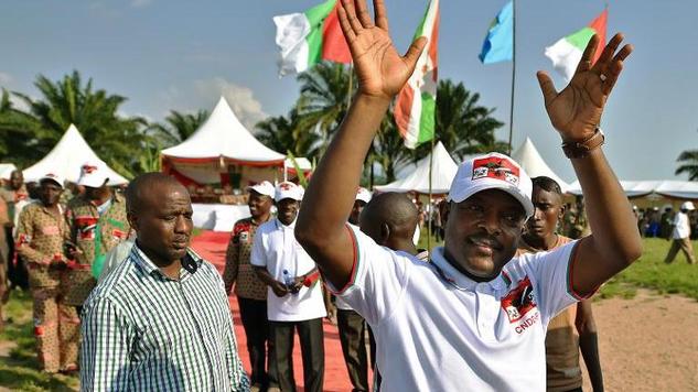 Burundian-Pres-Pierre-Nkurunziza-supporters-in-rural-Burundi-by-AFP, Challenging the Western consensus on Burundi, World News & Views 