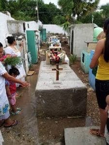 Luis-Demetrio-Gongora-Pat-family-guests-visit-cemetery-above-ground-crypts-Teabo-Yucatan-1016-by-PNN-225x300, The police murder of Luis Demetrio Gongora Pat one year later, World News & Views 