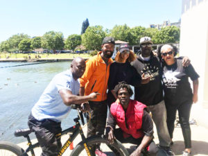 Oaklanders-help-Drew-after-Jogger-Joe-Henry-Sintay-tossed-his-belongings-into-Lake-Merritt-0618-cy-Kenzie-Smith-via-SF-Chron-300x225, Expand local hate crime laws to protect the homeless, Local News & Views 