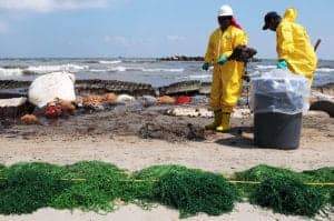 Gulf-oil-cleanup-Port-Fourchon-La.-prob.-prison-labor-052310-by-Patrick-Kelley-USCG-300x199, BP hires prison labor to clean up spill while coastal residents struggle, News & Views World News & Views 