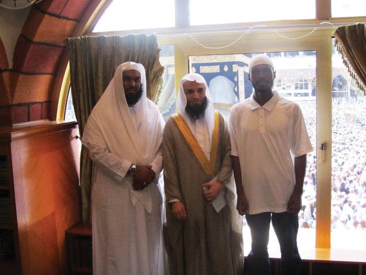 Malcolm-Shabazz-on-Hajj-Sheikh-Faisal-Ghazawi-middle-Imam-Mosque-Haramain-Holy-Kabaa-Makkah-in-background-1110, Remembering young Malcolm – with love, News & Views 