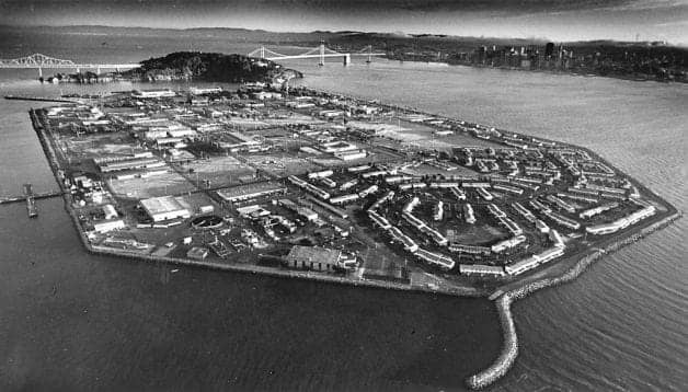 Aerial-view-Treasure-Island-082786-by-Deanne-Fitzmaurice-SF-Chron, Hot spots: Radioactive San Francisco, Local News & Views 