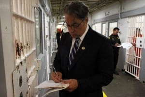 Sheriff-Ross-Mirkarimi-talks-with-prisoners-7th-floor-jail-081213-by-Lacy-Atkins-Chron-300x200, Racism in San Francisco County Jail, Abolition Now! 