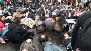 FreeOakland-movement-200-high-schoolers-die-in-Fruitvale-BART-Station-121514-by-PNN-300x168, A #FreeOakland movement: High school students march against police brutality, Local News & Views 