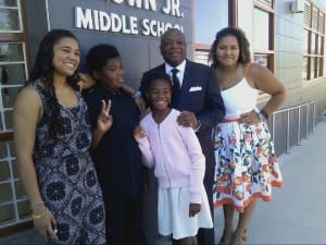 Willie-Brown-family-at-Willie-Brown-Jr.-Middle-School-ribbon-cutting-081415-by-Rochelle-300x225, Third Street Stroll ..., Culture Currents 