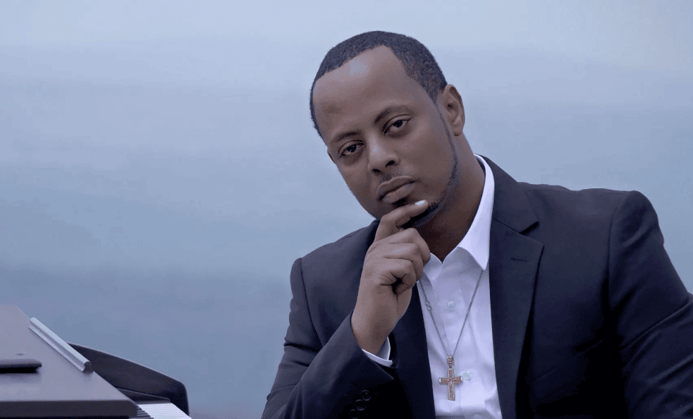 Kizito-Mihigo-at-keyboard, The shocking death of Rwandan gospel singer and dissident Kizito Mihigo, World News & Views 