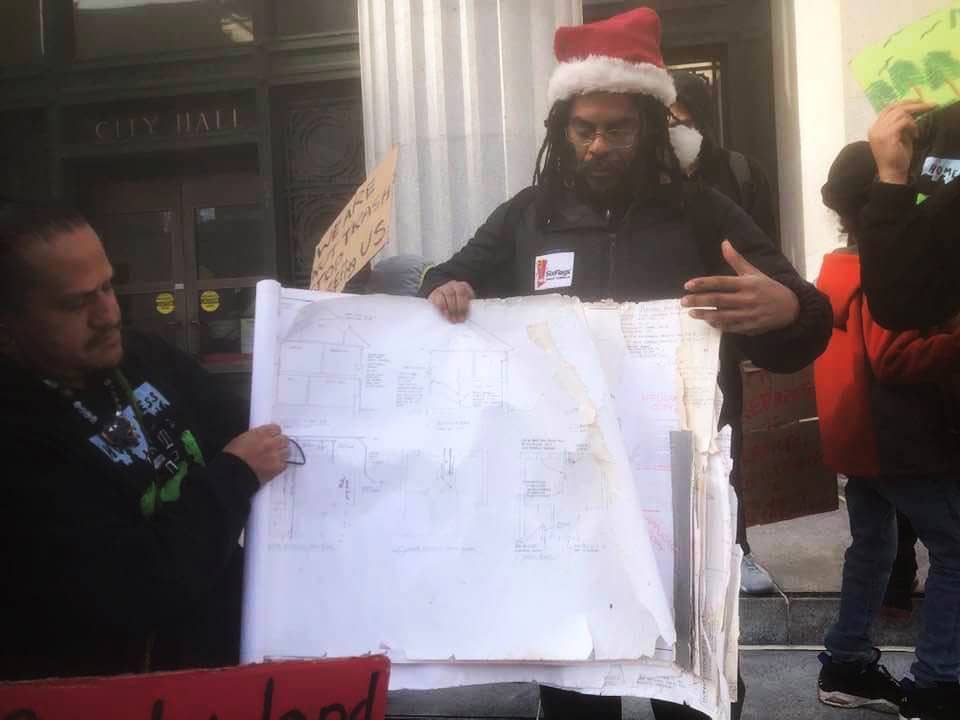 POOR’s-Muteado-Silencio-Charles-Pitts-roll-out-Homefulness-plans-in-front-of-Oakland-City-Hall-by-PNN, The struggle to build housing when you are homeless, Local News & Views 