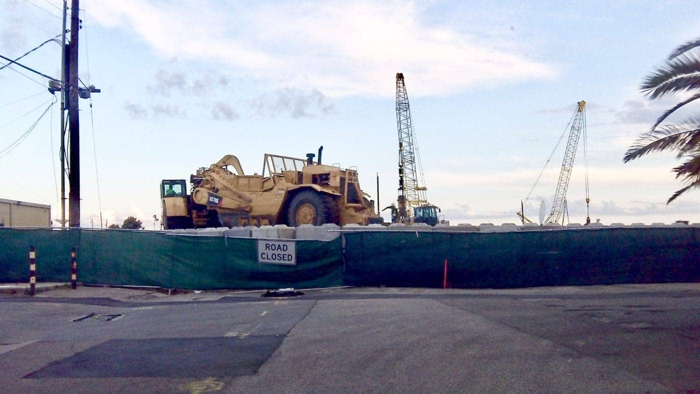 Treasure-Island-gray-grout-injection-bore-yellow-vibro-compaction-crane-above-enormous-grader-inside-the-construction-zone-0320-by-Carol-Harvey-1400x788, Despite coronavirus pandemic, Treasure Island cleanup and redevelopment construction continues to raise toxic dust, Local News & Views 