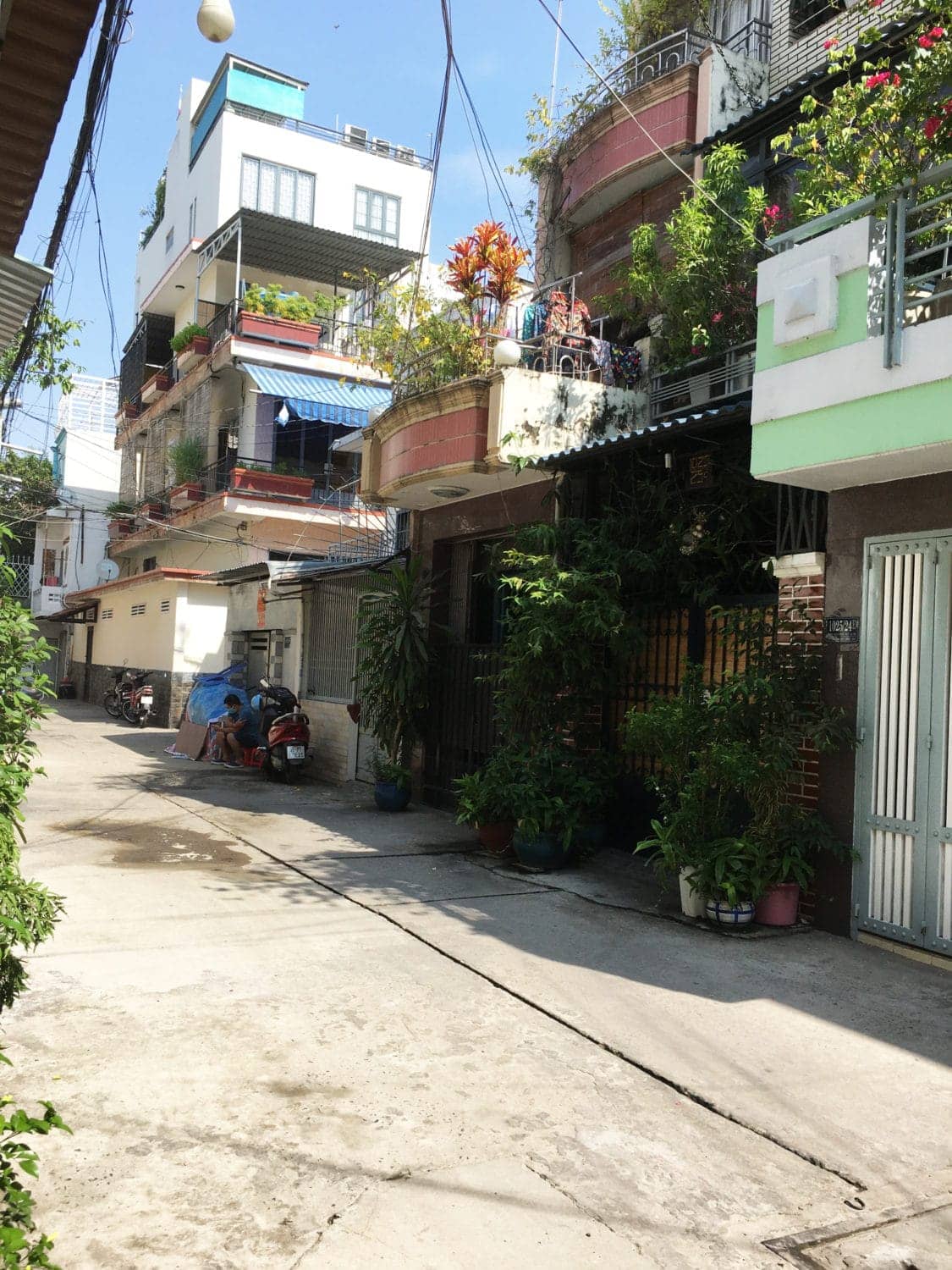 Tan-Binh-District-Ward-7-Ho-Chi-Minh-City-typical-middle-to-low-income-residential-district-during-coronavirus-lockdown-042320-by-©Le-Thi-Xuan-Ninh, Viet Nam vs. COVID-19: How one small nation defeated a global enemy, World News & Views 