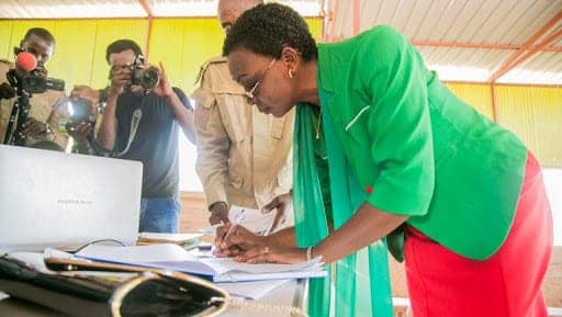 Victoire-Ingabire-signing-out-of-Rwandas-1930-Prison-091518, Rwanda: ‘Victoire Ingabire should be arrested at least, killed at best’, World News & Views 