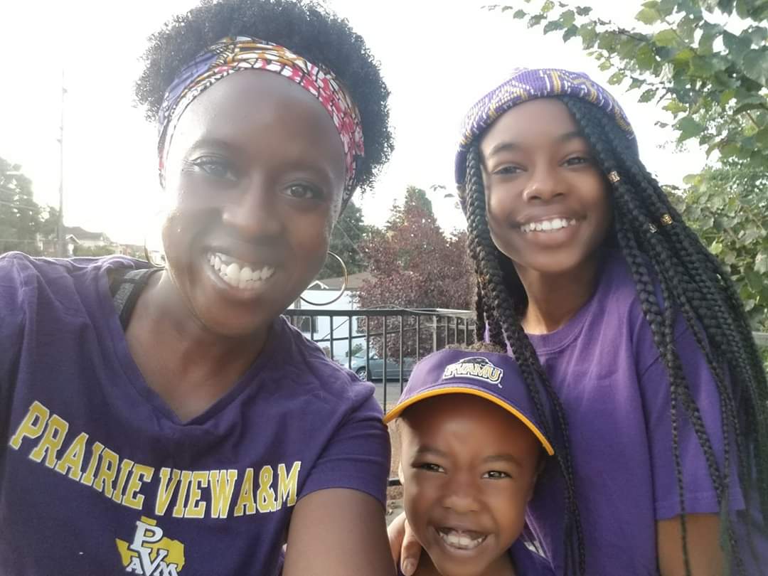 Taiwo-Kujichagulia-Seitu-MBA-with-her-children, Oakland schools start Aug. 10: Hope for the best, expect the worst, Local News & Views 