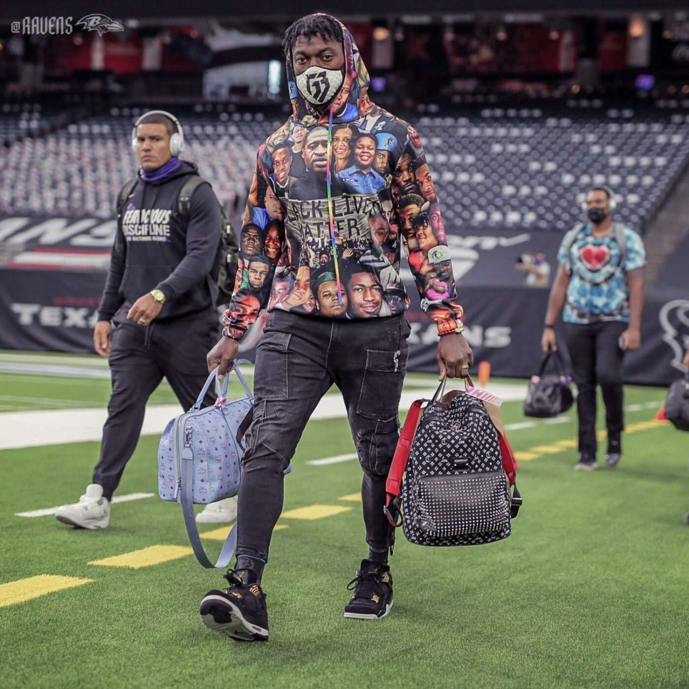 Baltimore-Ravens-quarterback-Robert-Griffin-III-arrives-in-sweatshirt-Black-police-shooting-victims-092020-by-Ravens-1400x1400, Disentangling US team sports and US militarism, News & Views 