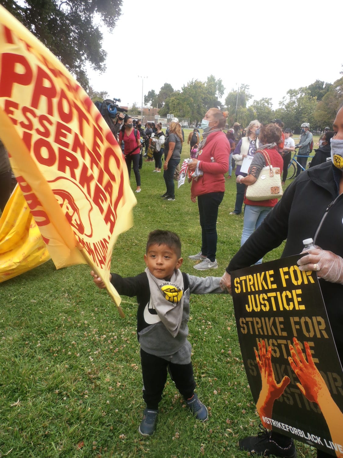 McDonalds-‘Strike-for-Justice-lil-boy-supports-strikers-Mosswood-Park-Oakland-by-Jahahara, Register, vote (y)our interests and continue organizing for power!, Culture Currents 