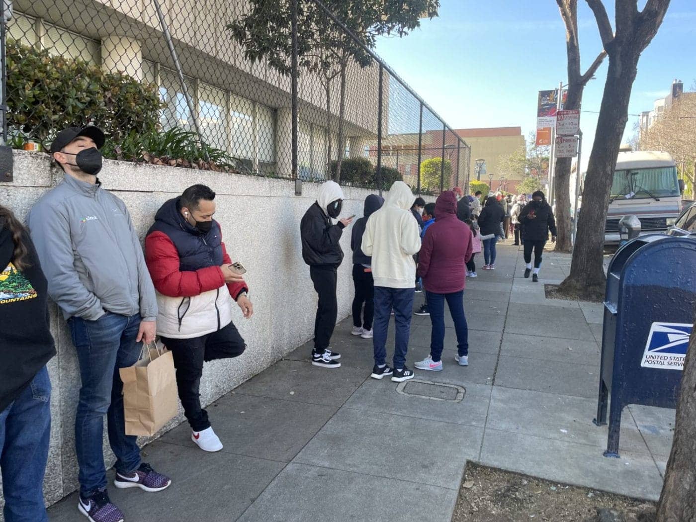 The-line-for-COVID-testing-at-SFUSD-555-Franklin-Street-by-Daphne-Young-010922-1400x1050, SFUSD ramps up efforts to stop the spread of Omicron in schools, News & Views 