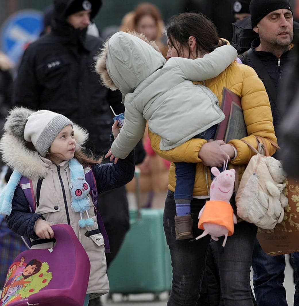 Ukrainian-refugees-flee-to-Poland-031122-by-Christopher-Furlong, Capitalism has no clothes, Culture Currents News & Views 