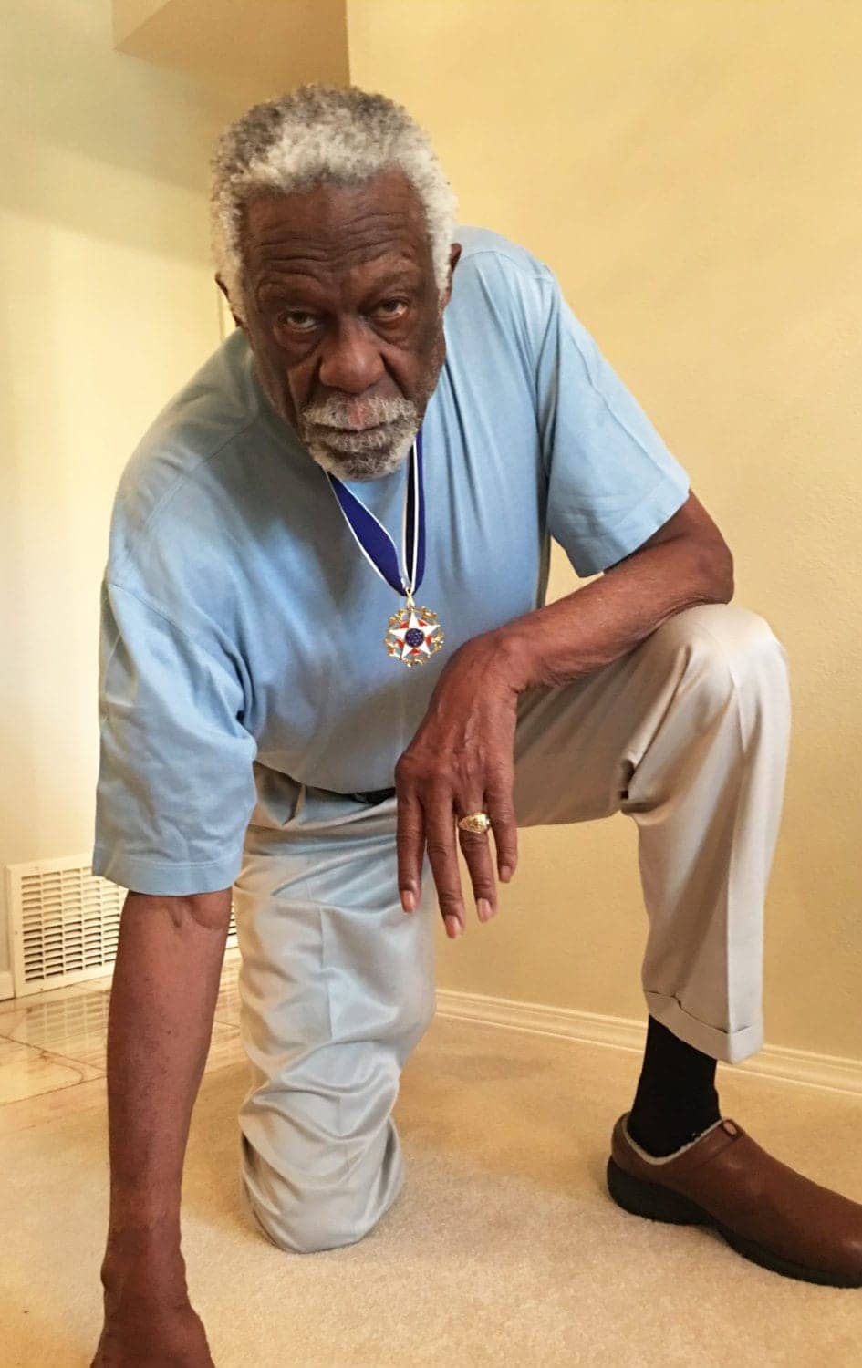 Bill-Russell-takes-a-knee-wearing-PresidentIal-Medal-of-Freedom-from-Obama-092617-by-Twitter-1, Bill Russell was a revolutionary, Culture Currents News & Views 