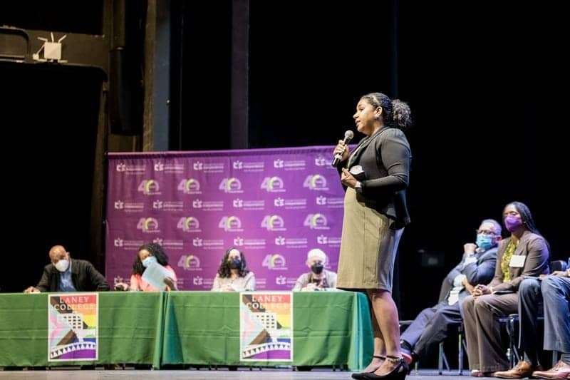 Allyssa-Victory-speaking-at-Oakland-Mayoral-Forum-by-Amir-Aziz-Oaklandside-081522, How will Oakland’s future mayor bring back the Town that made them so proud?, Featured Local News & Views News & Views 