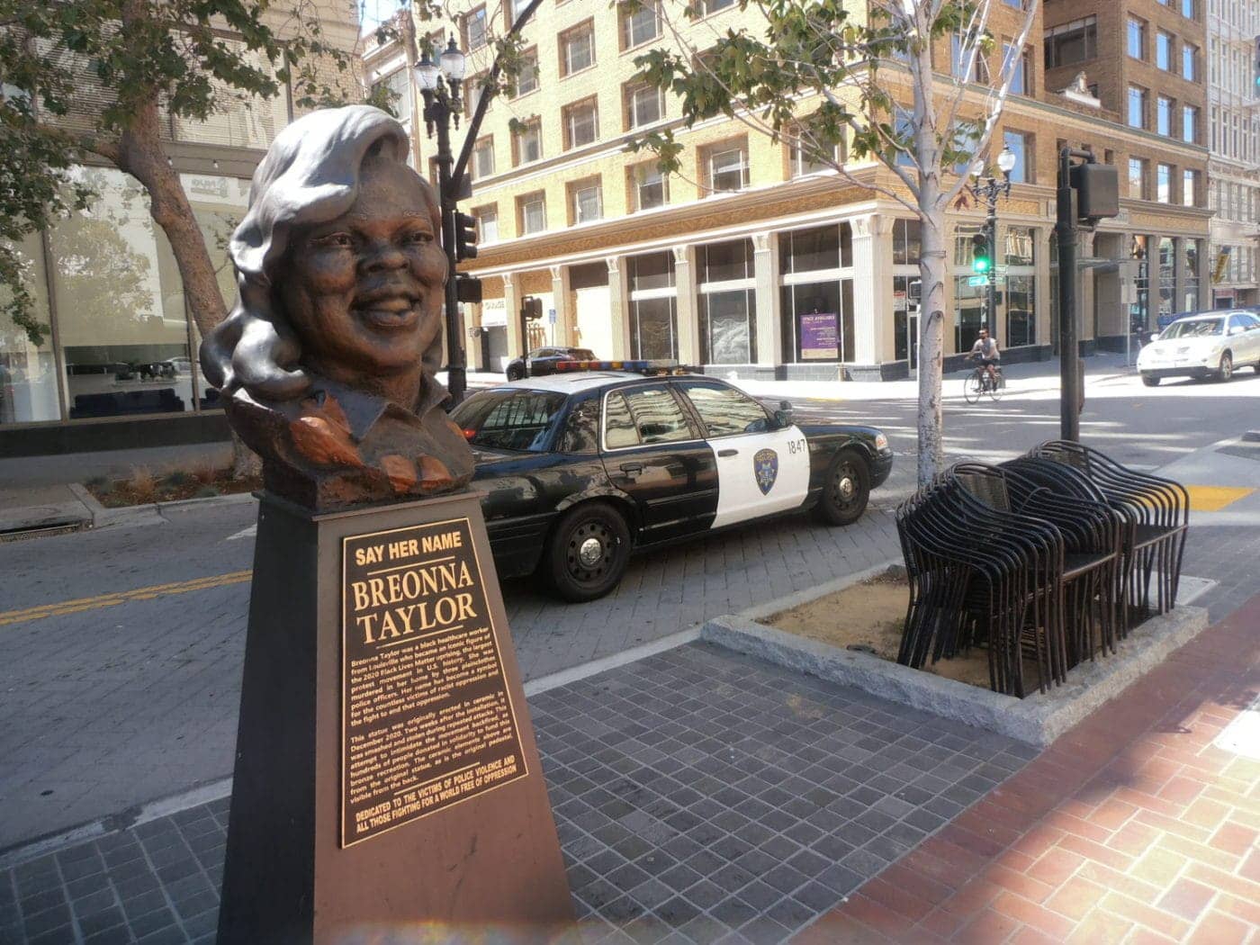 Artist-Leo-Carsons-new-bust-of-Breonna-Taylor-in-Oakland-by-Jahahara-2022-1400x1050, No mourning the criminal imperial(ist) monarchies!, Culture Currents 
