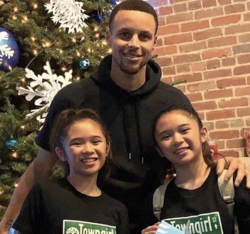 Steph-Curry-with-the-Amelia-and-Adinah-twins, All about the Amelia and Adinah show, News & Views 