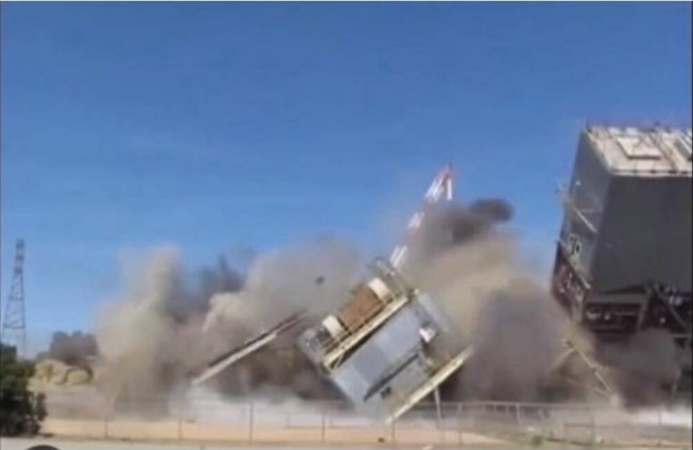 explosive-demolition-of-a-radioactive-building-at-santa-susana-field-lab, Feds enact Superfund cleanup moratorium , Local News & Views 
