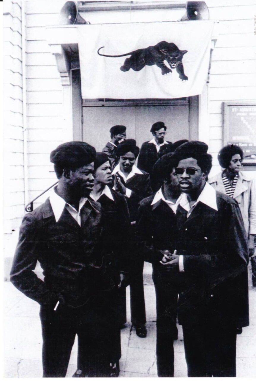 george-jacksons-panther-pallbearers-in-church-doorway-waiting-for-funeral-082871, George Jackson’s funeral – August 1971, Local News & Views 
