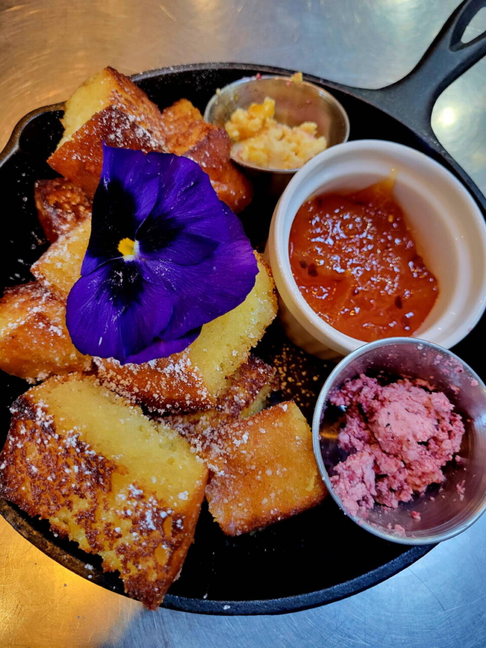 samara-southern-creations-cornbread-with-sauces, Sundays at Calabash in downtown Oakland with Samara Southern Creations is the brunch place to be!, Culture Currents Local News & Views 