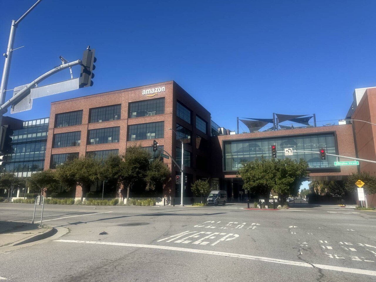 major-technology-companies-including-amazon-and-meta-facebook-have-a-significant-presence-in-east-palo-alto.-photo-by-kevin-epps, From Murder Capital to Silicon Valley Crossroads: Mayor Webster Lincoln and the remaking of East Palo Alto, Featured Local News & Views 