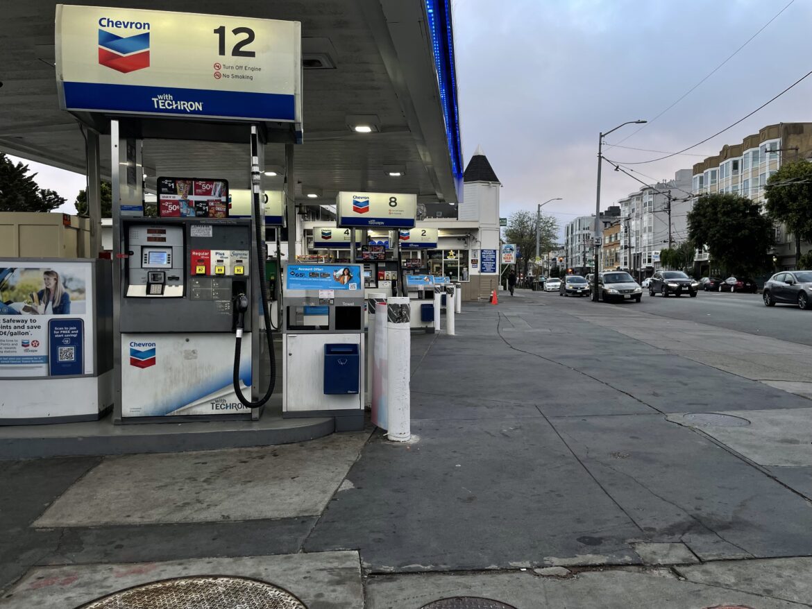 leaking-gas-station-in-mission-undergoing-cleanup-by-laura-wenus-sf-public-press, Racial disparities in toxic cleanup times especially pronounced in SF, data shows, Local News & Views News & Views leaking-gas-station-in-mission-undergoing-cleanup-by-laura-wenus-sf-public-press, Racial disparities in toxic cleanup times especially pronounced in SF, data shows, Local News & Views News & Views