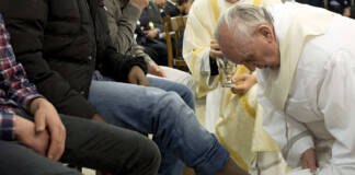 In final act of mercy, Pope Francis donates entire private bank account to prisoners