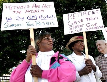 uaw-retirees-picket-gm-uaw-contract-talks-072307-by-getty-images, Penny wise, pound foolish, World News & Views 